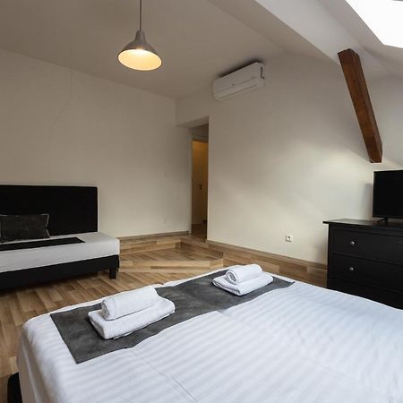 Old Town Spirit Aparthotel Praga Exterior foto